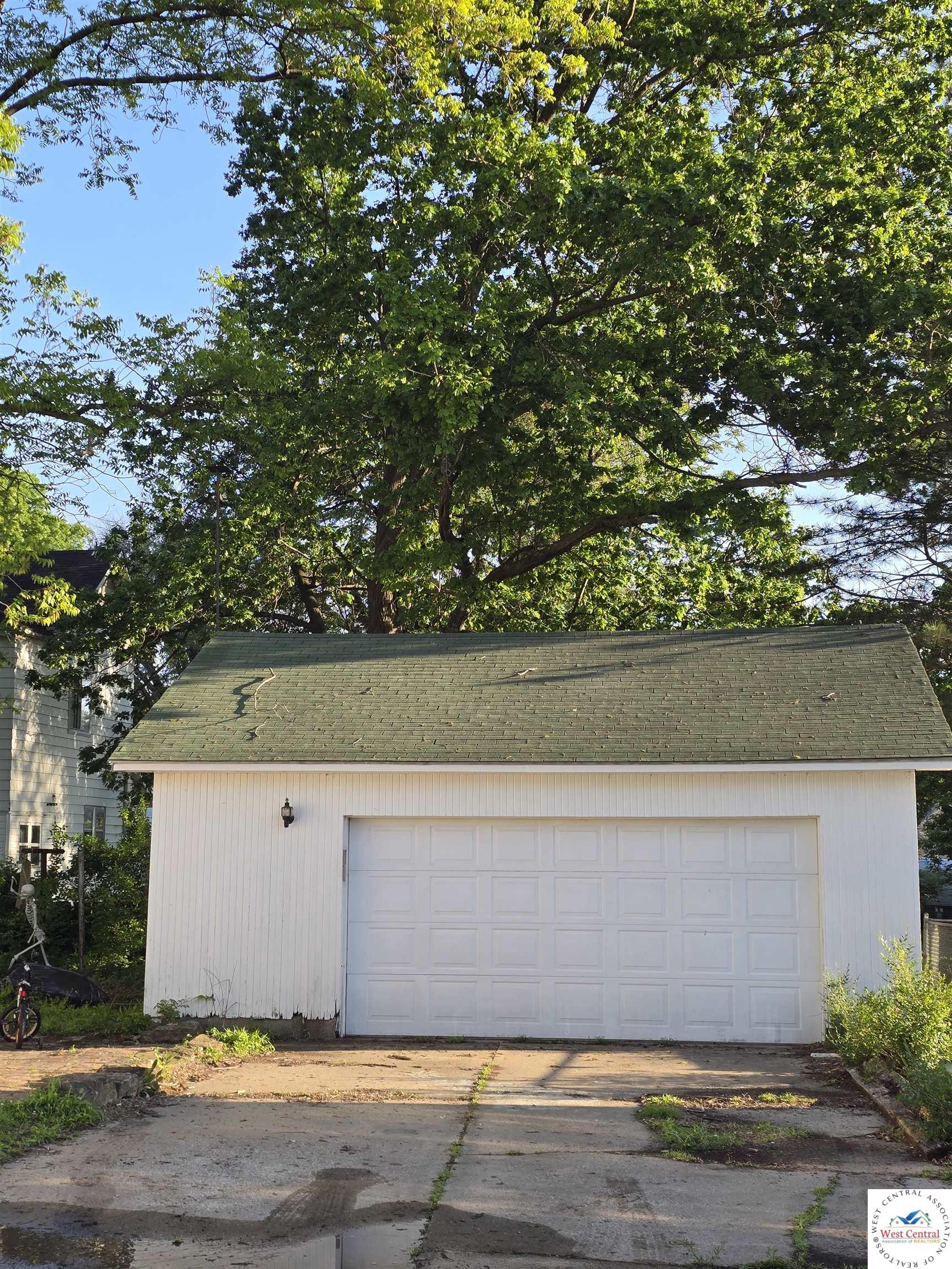 Residential Income in Clinton 3