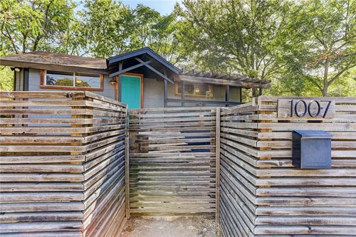 1007 Prospect Ave, Austin, TX, 78702-2828 | Card Image