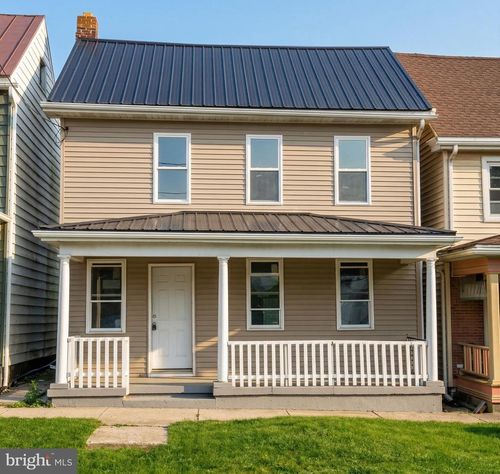 69 Main St, WOMELSDORF, PA, 19567-1612 | Card Image