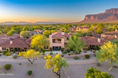 7780 E Golden Eagle Circle, House other with 3 bedrooms, 4 bathrooms and null parking in Gold Canyon AZ | Image 2