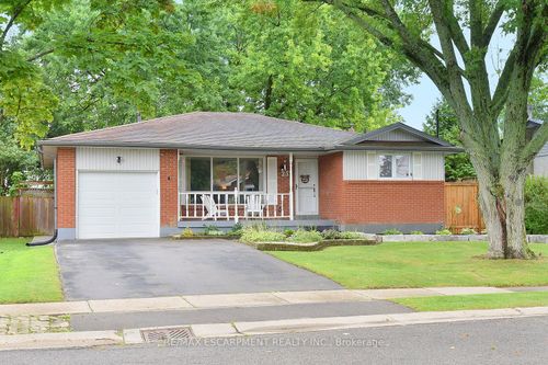 237 Mac Crae Dr, Caledonia, ON, N3W1K5 | Card Image