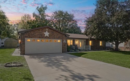 206 Cherokee Dr, Georgetown, IL, 61846-1901 | Card Image
