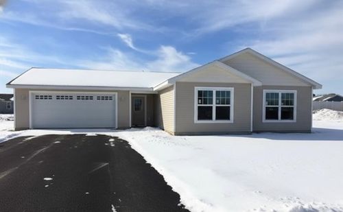 1812 Robin Dr, Traverse City, MI, 49685-9733 | Card Image