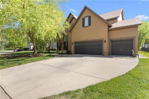 9233 143rd Ter, Overland Park, KS, 66221-2290 | Card Image