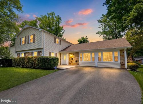 2004 Alban Ln, BOWIE, MD, 20716-1501 | Card Image