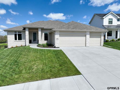 7030 N 172nd St, Bennington, NE, 68007-3332 | Card Image