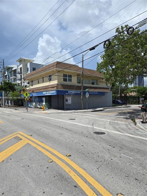 3380 Plaza St, Miami, FL, 33133-4942 | Card Image