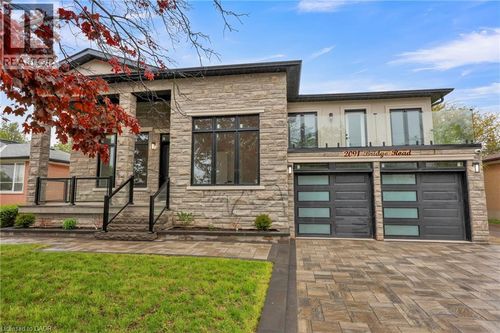 2091 Bridge Rd, Oakville, ON, L6L2E8 | Card Image