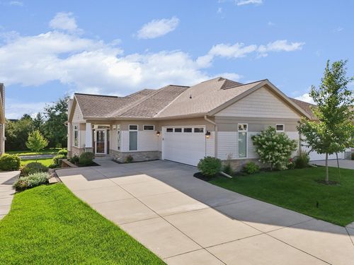 410 Grandview Dr, Waunakee, WI, 53597-2843 | Card Image