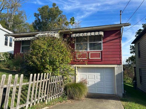 210 Bond St, Clarksburg, WV, 26301-3407 | Card Image