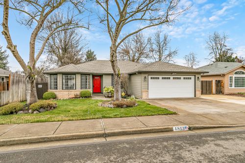1813 Cascadia Cir, Medford, OR, 97504-3687 | Card Image