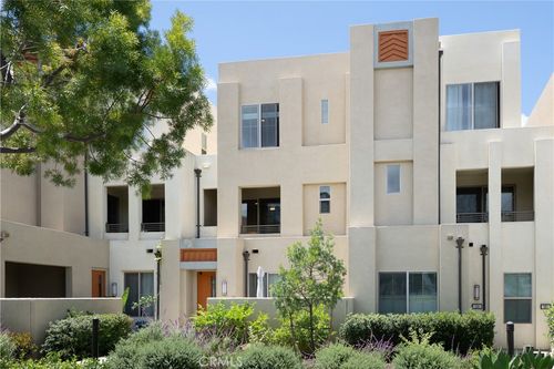108 Cadence, Irvine, CA, 92618-0881 | Card Image