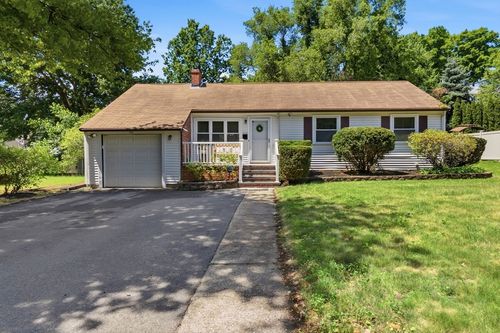 542 Trapelo Rd, Waltham, MA, 02452-7932 | Card Image