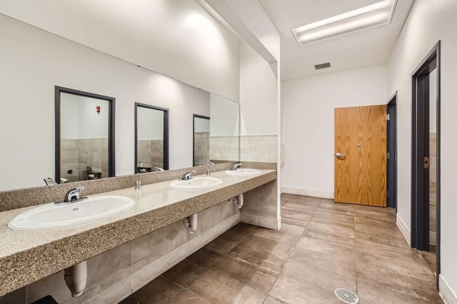 Restroom 1.jpg | Image 21