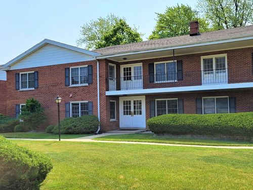 10b-2820 Dundee Rd, Northbrook, IL, 60062-2547 | Card Image