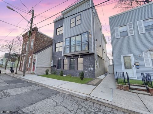 285 Lembeck Ave, Jersey City, NJ, 07305-1837 | Card Image