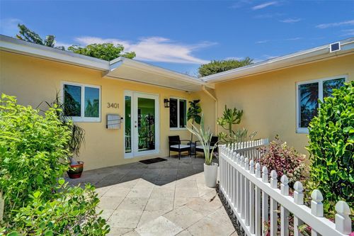 3401 Ne 17th Ave, Oakland Park, FL, 33334-5327 | Card Image