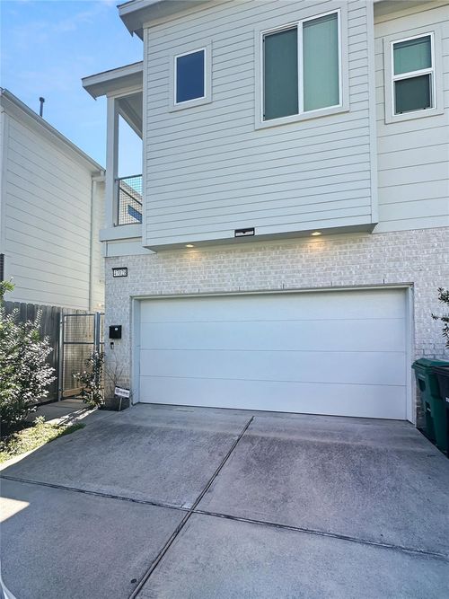 b-4702 Oats St, Houston, TX, 77020-4260 | Card Image