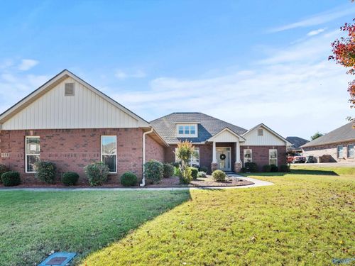 131 Harbor Glen Dr Sw, Madison, AL, 35756-2810 | Card Image