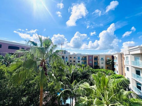 apt-650-6001 Sw 70th St, South Miami, FL, 33143-3441 | Card Image