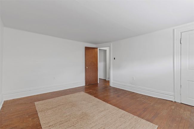 537 6 Th St, House other with 5 bedrooms, 3 bathrooms and 3 parking in Braddock PA | Image 25