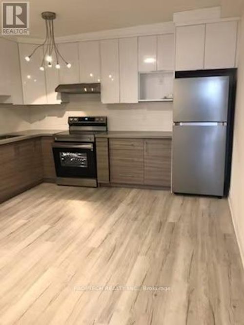 7-373 Broadview Avenue, Toronto (North Riverdale), ON, M4K2M7 | Card Image