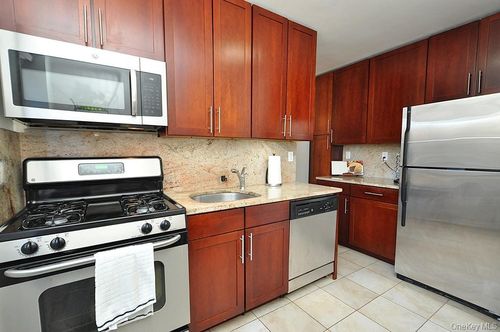 7e-111 E Hartsdale Ave, Hartsdale, NY, 10530-3215 | Card Image