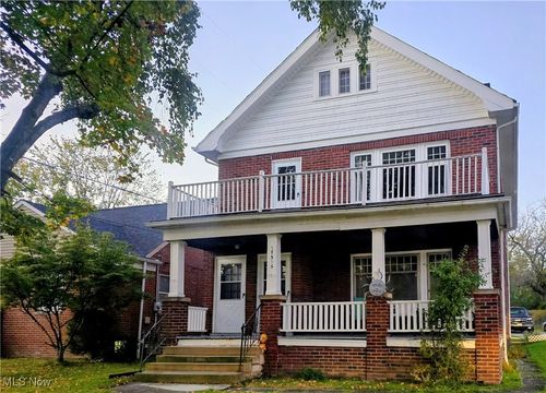 17515 Libby Rd, Maple Heights, OH, 44137-1422 | Card Image