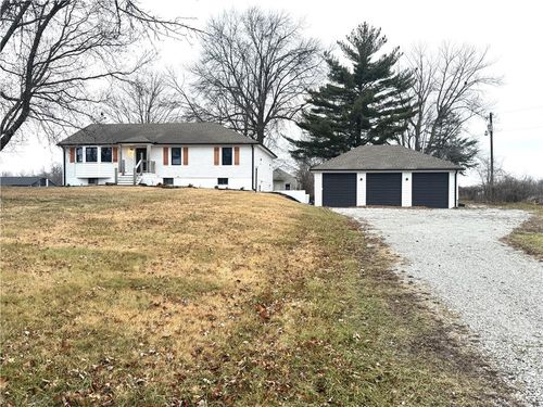 7516 S Arnett Rd, Grain Valley, MO, 64029-9736 | Card Image