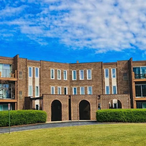 104-1575 Sandpebble Dr, Wheeling, IL, 60090-5920 | Card Image