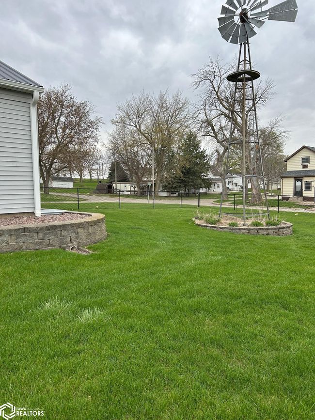 906 4 Th St, Home with 4 bedrooms, 2 bathrooms and 6 parking in Victor IA | Image 45