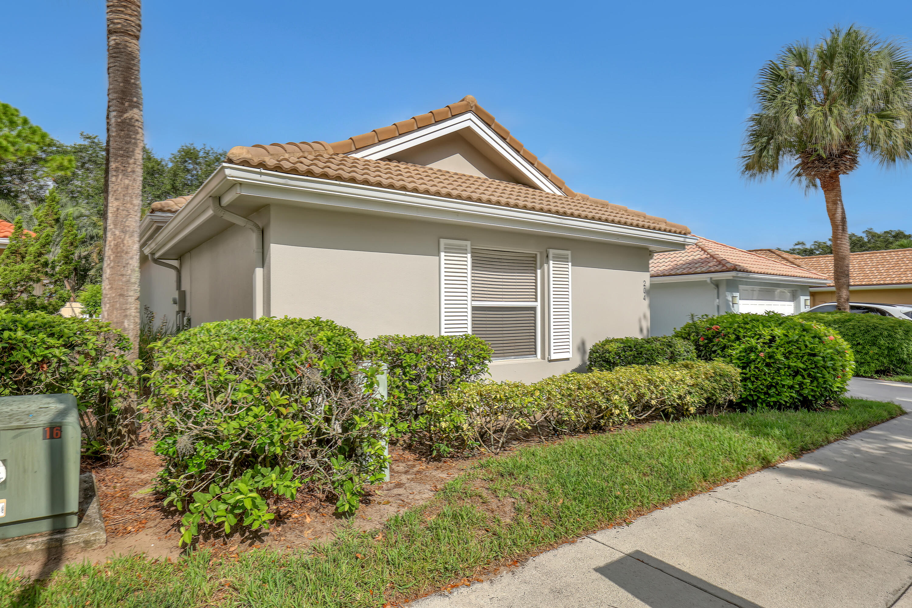 Residential in Jupiter 3