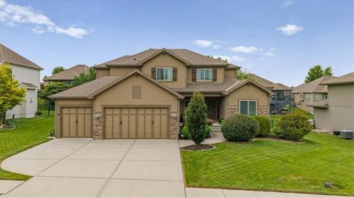 1224 Kingsland Cir, Raymore, MO, 64083-7202 | Card Image