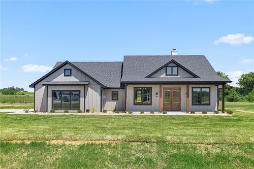 103 Pueblo Dr, Caldwell, TX, 77836-2200 | Card Image