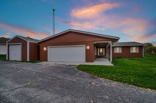 7427 Mccurry Rd, Roscoe, IL, 61073-8278 | Card Image