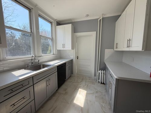 3-24 Doxsey Place, Hempstead, NY, 11563 | Card Image