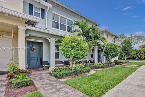 2-5060 Eucalyptus Dr, Hollywood, FL, 33021-7183 | Card Image