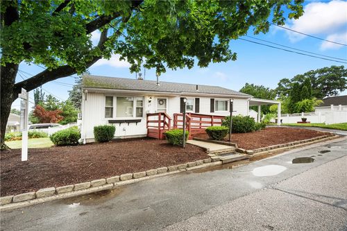 27 Gorizia St, Pawtucket, RI, 02860-4700 | Card Image