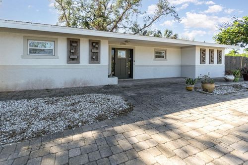 2746 Hibiscus St, SARASOTA, FL, 34239-4709 | Card Image