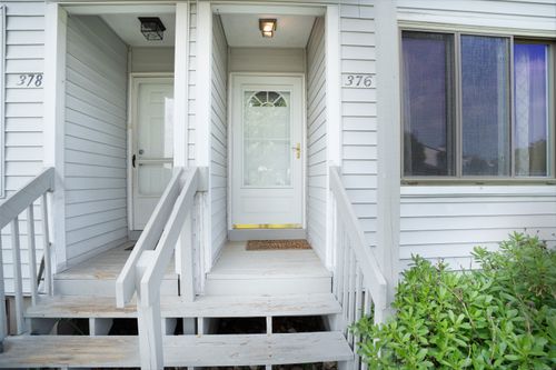 376-376 Cypress Rd, Newington, CT, 06111-5616 | Card Image