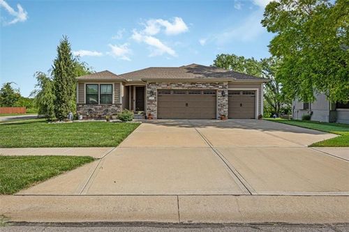 1300 N 4th St, Louisburg, KS, 66053 | Card Image