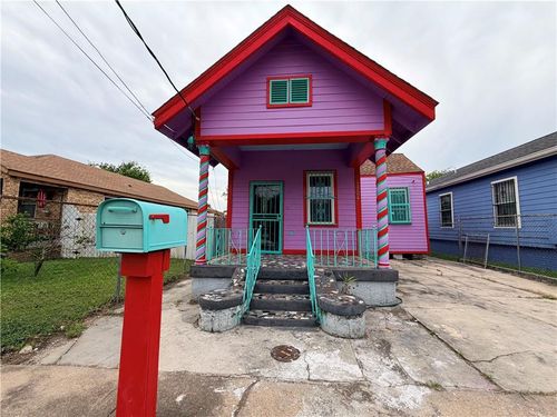 1724 Piety St, New Orleans, LA, 70117-6042 | Card Image