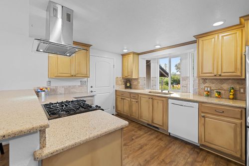 23753 Maple Ct, Auburn, CA, 95602-8025 | Card Image