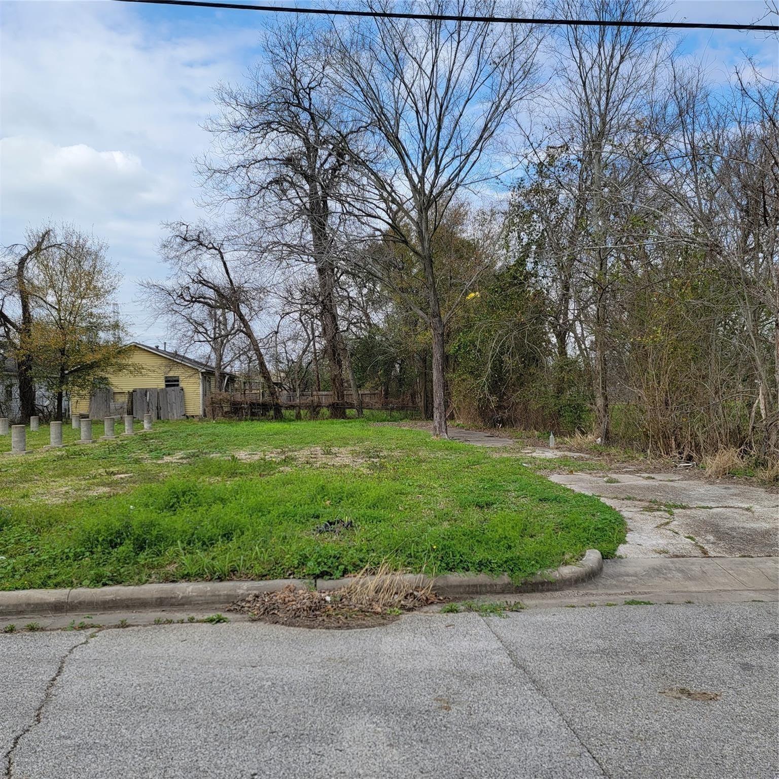 Land in Houston 4