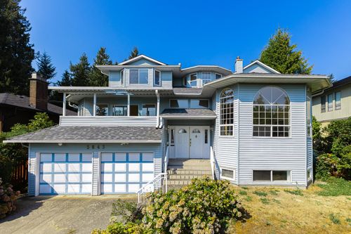5843 Carson St, Burnaby, BC, V5J2Z7 | Card Image