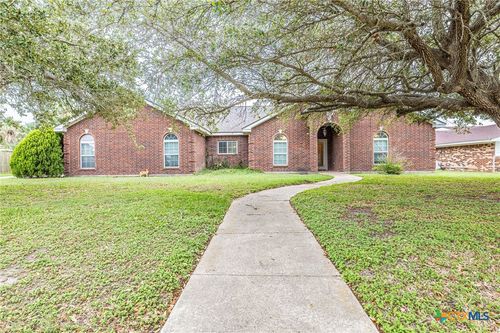 5 Las Brisas Pl, Port Lavaca, TX, 77979-4923 | Card Image
