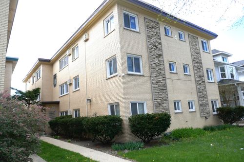 3sw-828 N Austin Blvd, Oak Park, IL, 60302-2450 | Card Image