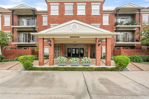113-801 Rue Burgundy, Metairie, LA, 70005-4600 | Card Image