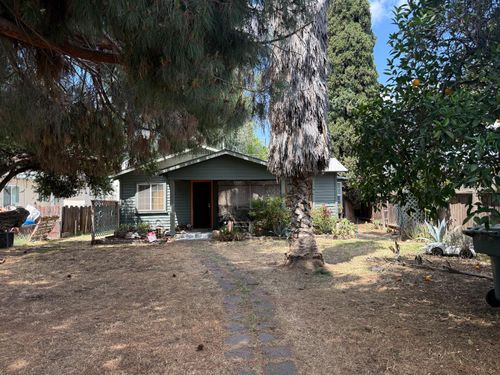 221 E Pine Avenue, Fresno, CA, 93728 | Card Image