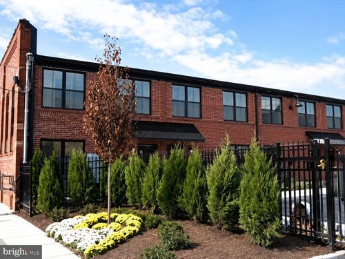 20 Swan St, Trenton, NJ, 08611-1632 | Card Image